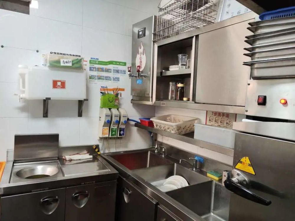 平湖又一批外卖店上红黑榜涉及奶茶大排档锅贴店