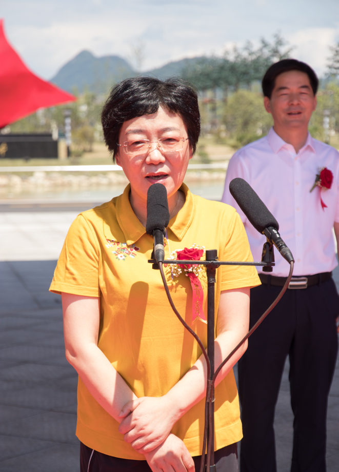 宣传部部长朱静,中国酿酒大师,迎驾集团党委书记,董事长,总裁倪永培等