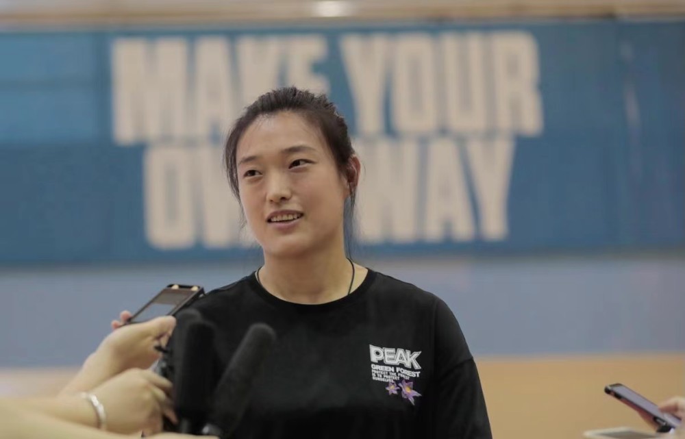 北京首钢女篮主教练张琳:新赛季以老带新,以新促老,争取好成绩