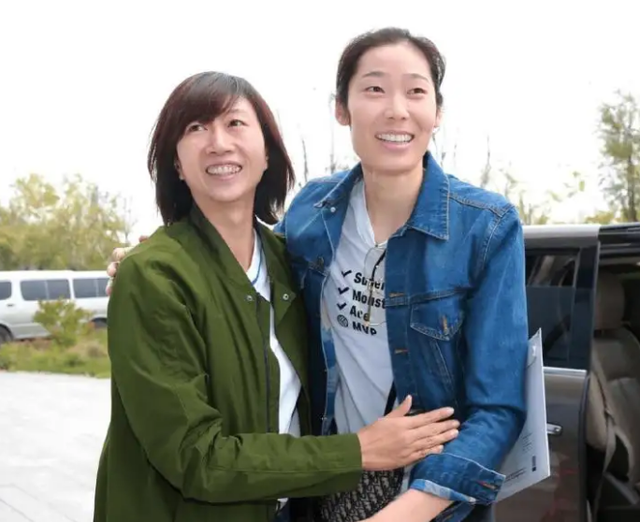 赖亚文接班人出炉!李珊无缘女排领队,或是球队新"知心大姐姐"