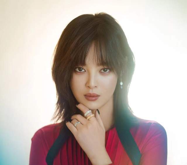 这4位厚嘴唇女星告诉你,香肠嘴也能风情万种