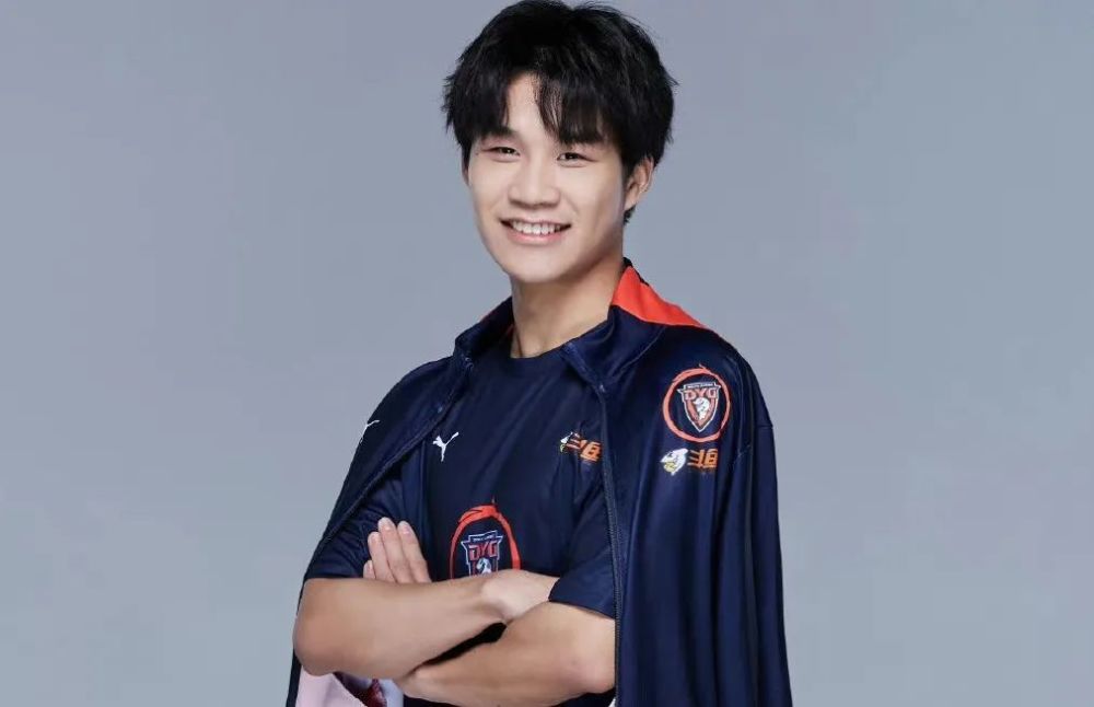 独家专访深圳dyg小义成为不被定义的人