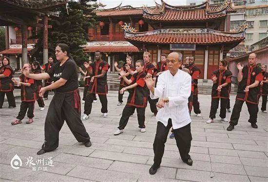 講究內(nèi)凝鶴魂，外揚鶴道，特色自信，內(nèi)外兼修，中華名拳種白鶴拳發(fā)源地
