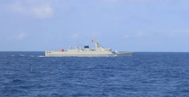我153海上编队出现615孝感舰这艘1400吨的舰同样有远航能力