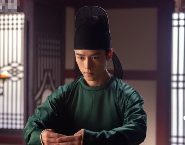 "魏书玉"演完《长歌行》露脸《玉骨遥》,换个造型