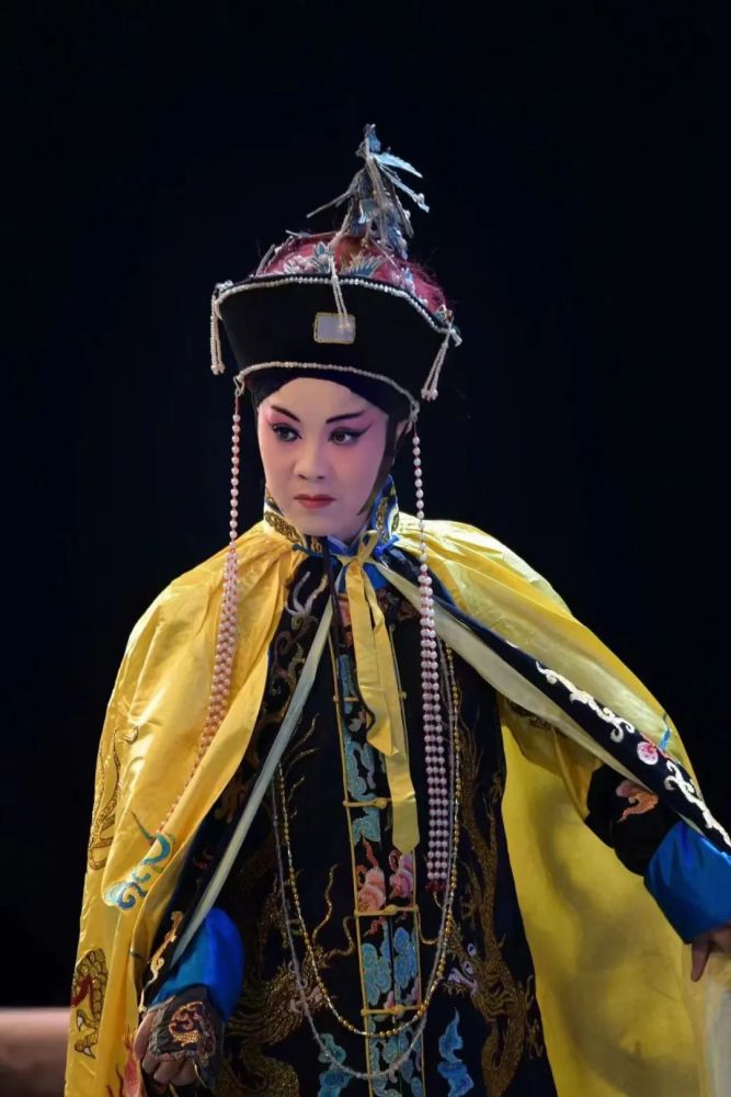 何晓维饰演佘太君《杨门女将》成鑫饰演杨七娘赣剧《探阴山》刘茂金