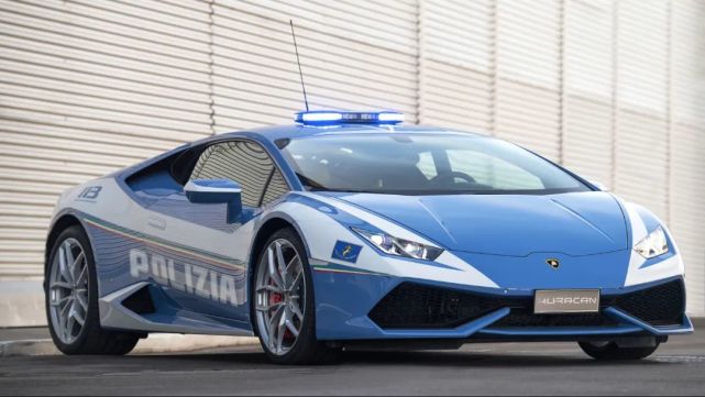 这辆法拉利警车可不是个"花瓶" |四万说车