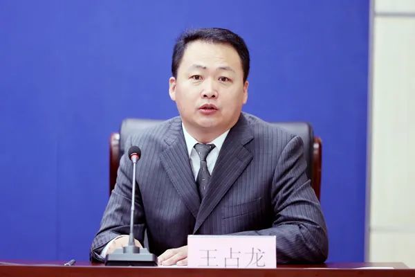 德惠市人民政府市长 刘宏中韩(长春)国际合作示范区管委会主任 刘国涛