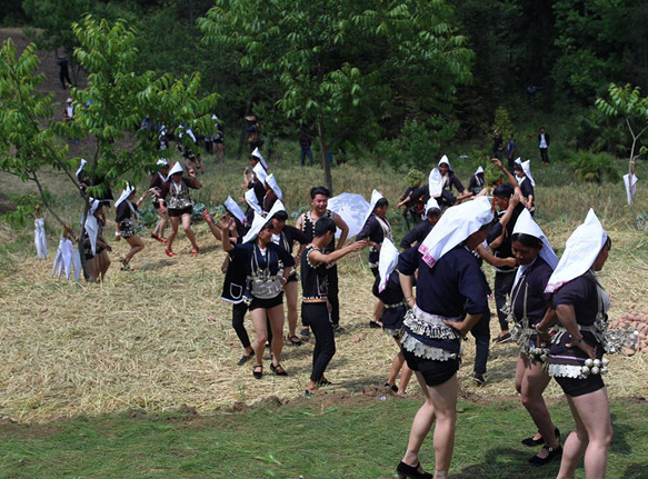哈尼奕车族,中国最性感,最开放的少数民族_腾讯新闻