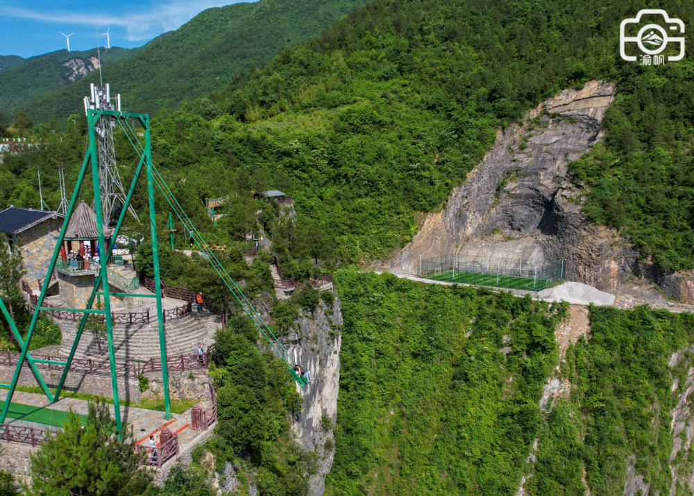 重庆奉节大窝:悬崖泳池,悬崖木屋,悬崖秋千,老矿区变网红景点_腾讯