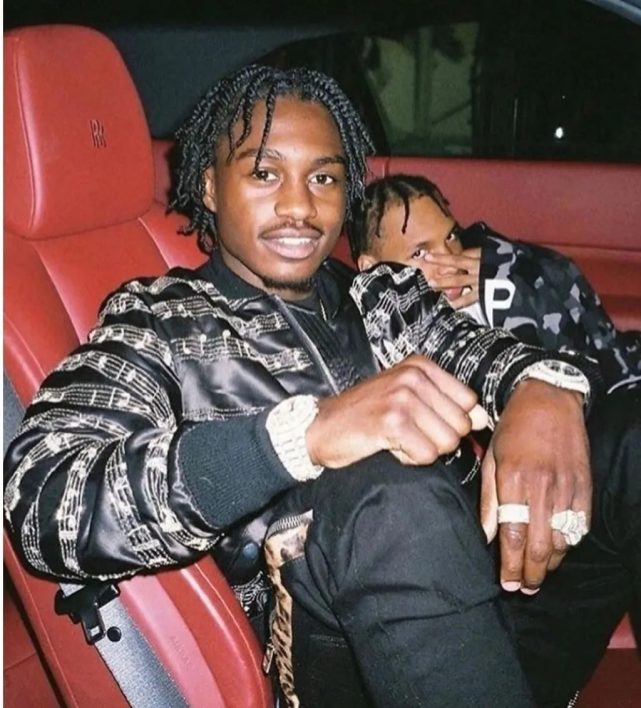 21岁美国歌手lil tjay遭枪击身中数弹,说唱歌手成袭击重灾区?