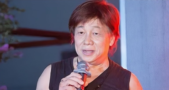 因爱国言论被封杀,妻子惨遭泼硫酸毁容