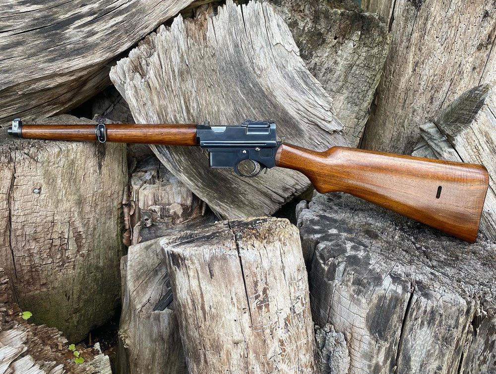 曼利夏18971901卡宾枪由手枪改装而成配备漂亮的胡桃木枪托