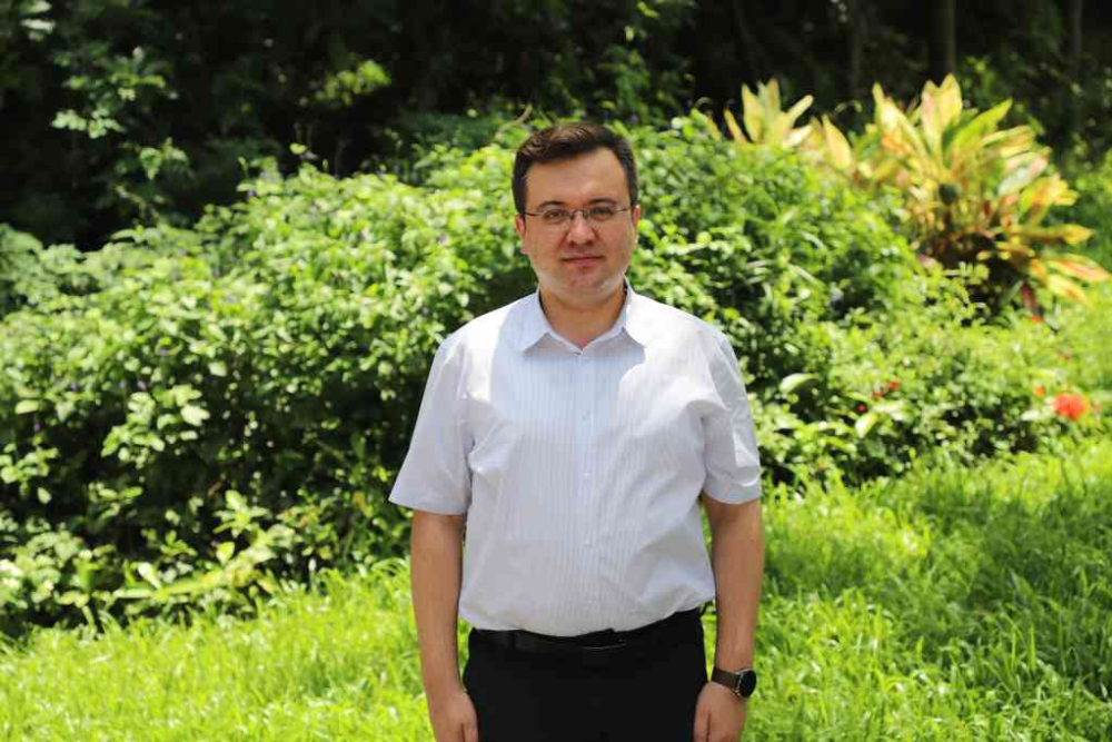 夏帕克提·吾守尔线上发言精仪系2002级校友,新疆阿克苏地区行署副