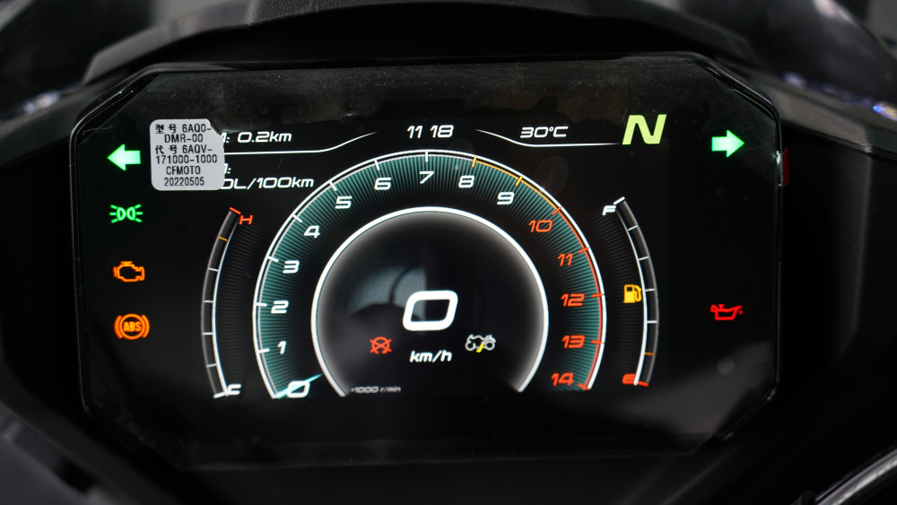 国产双缸跑车的巅峰——春风450sr到店实拍!