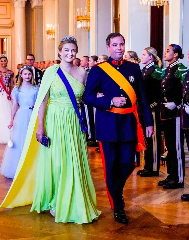挪威公主的成人礼震动欧洲王室，各国“准女王”奢华王冠亮相都太美了