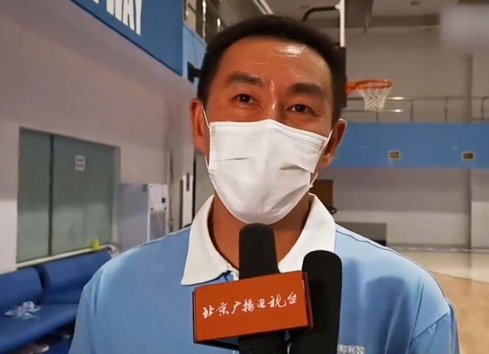 北京首钢高薪挖人失败场均17分后卫无缘加盟张云松发声谈引援