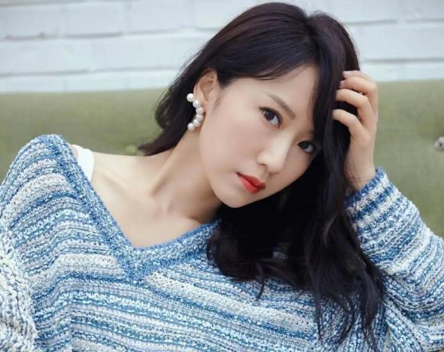 湖北盛产美女!这10位"荆楚"女星,个个肤白貌美,楚楚动人