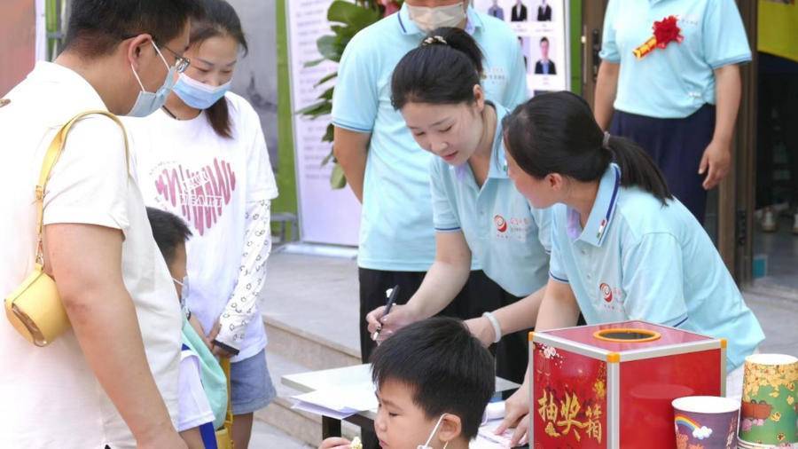 齐鲁晚报学弈棋院名士豪庭华山珑城两个校区同日盛大开业