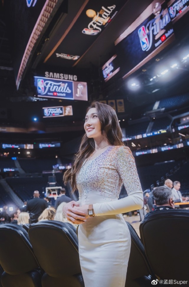 nba女神记者孟超200天不停转,工作强度难想象