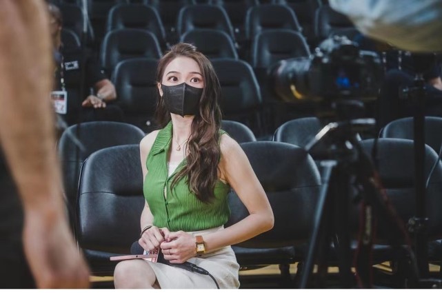 nba女神记者孟超200天不停转,工作强度难想象-腾讯新闻