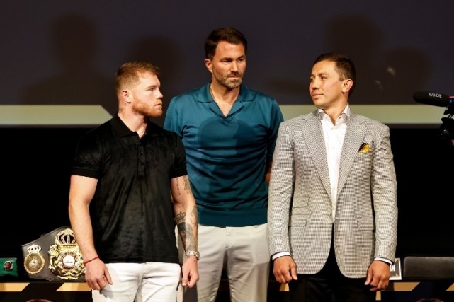 图文:阿瓦雷兹vs戈洛夫金三番战发布会面对面,阿瓦残暴ko三哥?