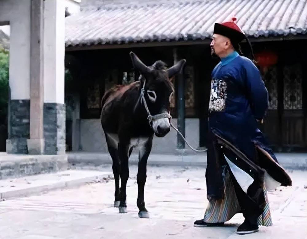 宰相告老还乡后,与地方县令相比,谁的权力更大?_腾讯新闻