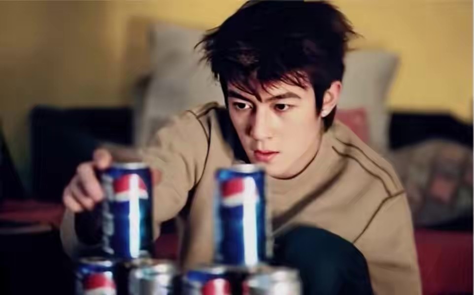 陈冠希:14年前巅峰时期,因照片门被封杀,如今的他过得怎么样-cw资讯网