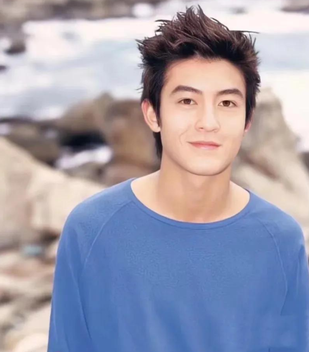 陈冠希:14年前巅峰时期,因照片门被封杀,如今的他过得怎么样-cw资讯网