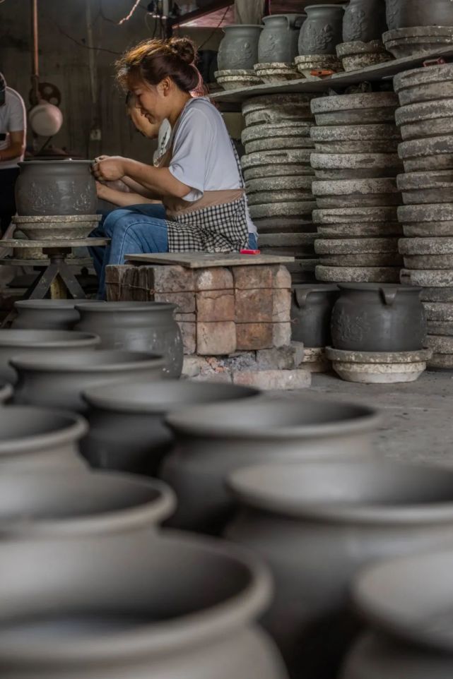 织金非遗砂陶点泥成金