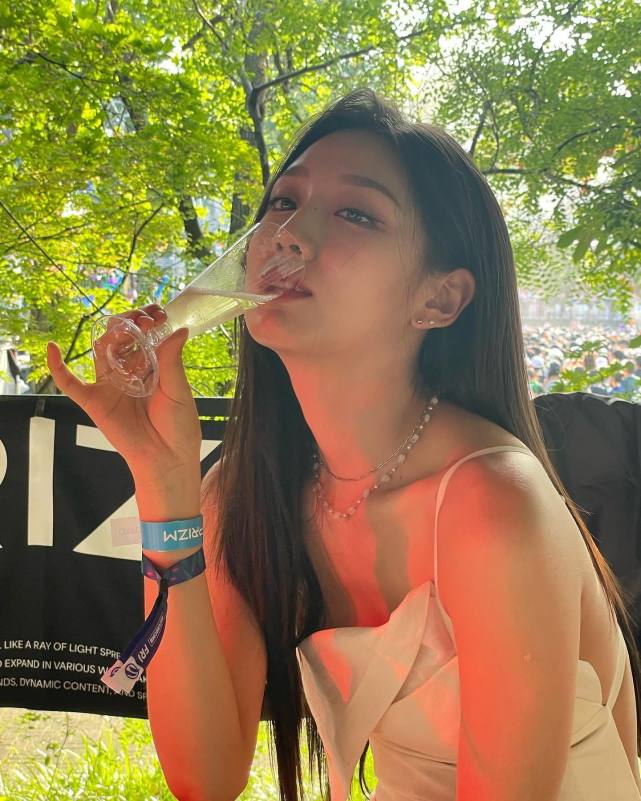 有不少知名韩国明星出演,宣美,华莎,kai,loco,jessi,请夏,朴宰范,(g)i