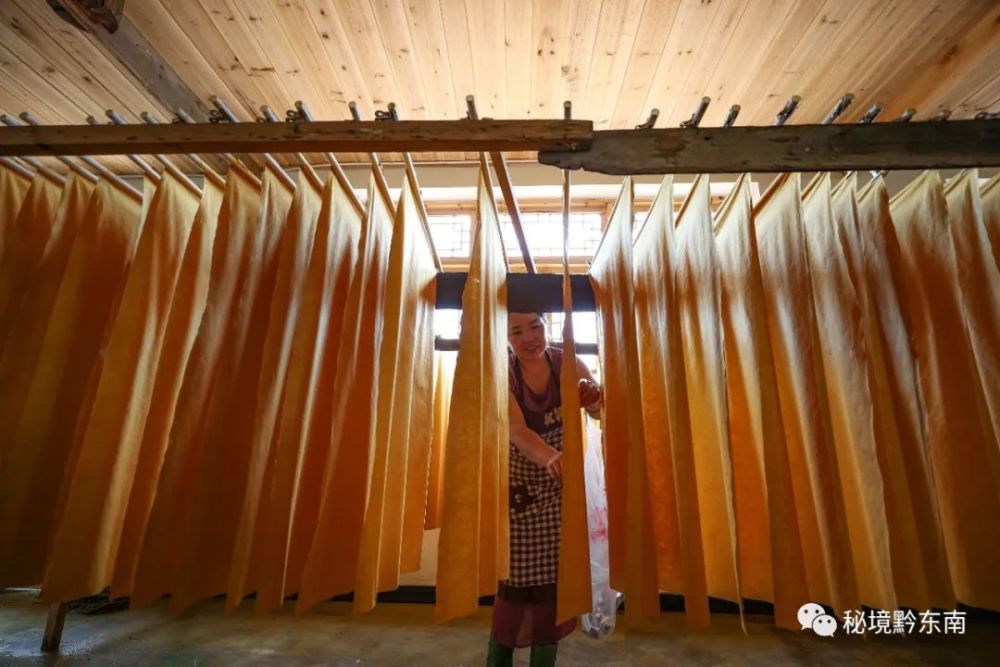 石桥村是国家级非物质文化遗产"石桥皮纸制作技艺"的