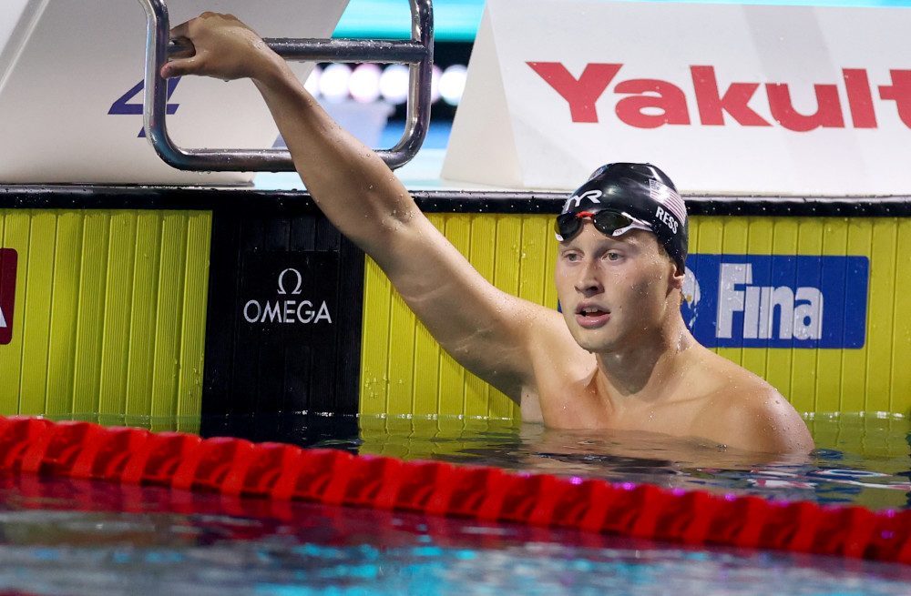 体育游泳世锦赛美国选手获得男子50米仰泳冠军