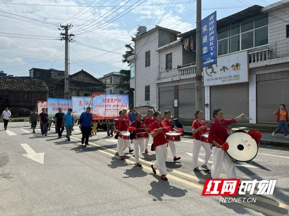 永顺县青坪镇:开展"禁毒宣传进万家"主题活动