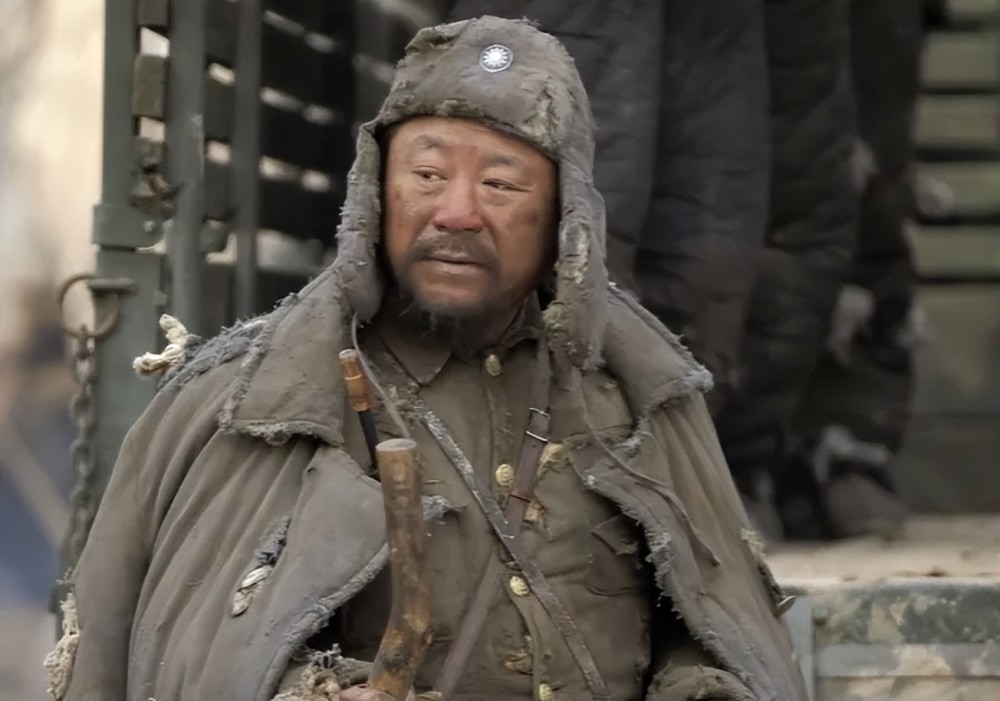 电影1942:饥荒之年老百姓啃树皮,为拍出真实效果张国立狂瘦22斤插图2