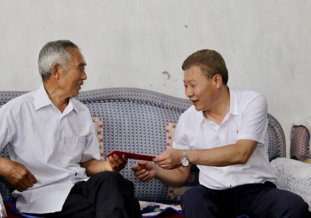 6月26日,县委书记陶春雷,县委副书记,政府副县长,代县长热合木分别