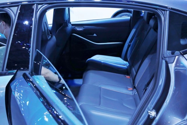 预售价17.98万起，长安深蓝SL03叫板Model3、海豹？