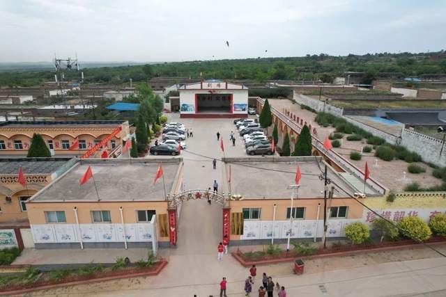 孝义市下堡镇下卫底日间照料中心揭牌运行_腾讯新闻