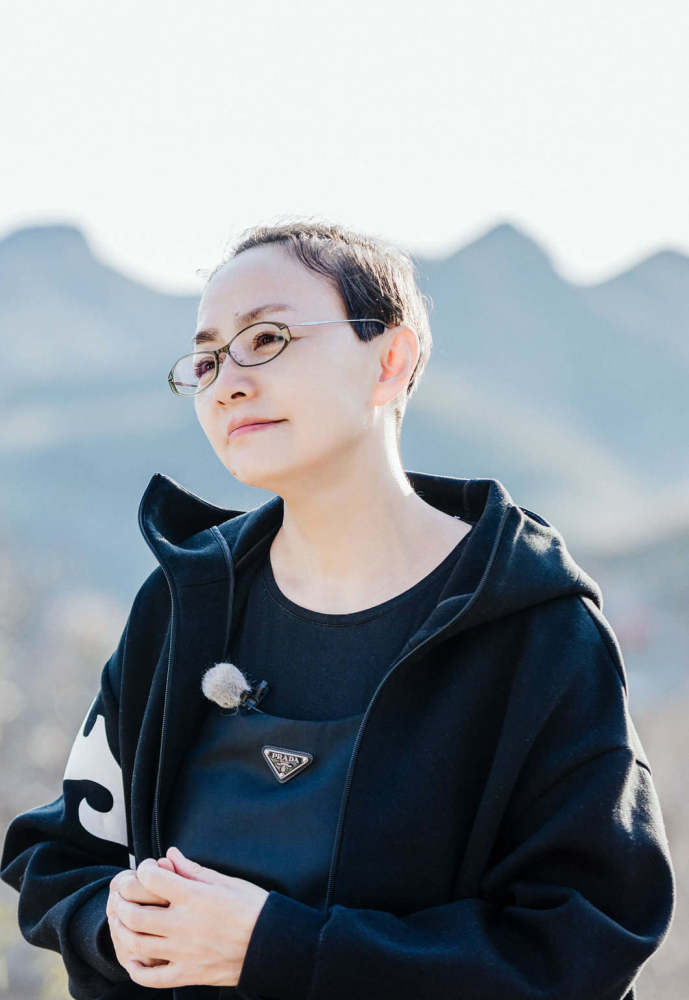 篝火晚会是一个例子.她此前在《花样姐姐》中的表现也是一个例子.