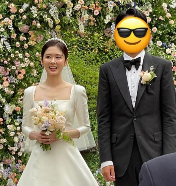 张娜拉的老公非常神秘,不过身高和身材非常突出,据说有1米8,从侧面