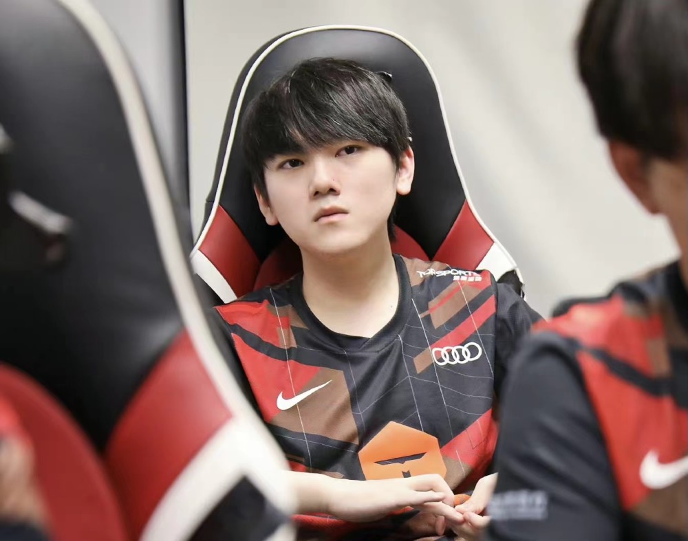 jackeylove被处罚又一次提前退出游戏tes罚了三人