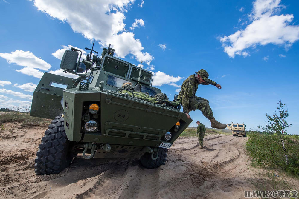 拉脱维亚装甲车图片