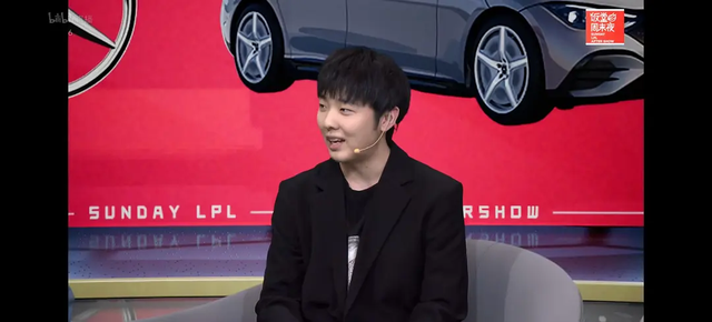 blg打野国豪登饭堂身材大变样,前后照片对比判若两人_腾讯新闻