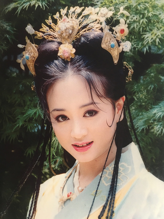 新上错花轿嫁对郎造型受瞩目杜冰雁大婚造型和老版相似度高