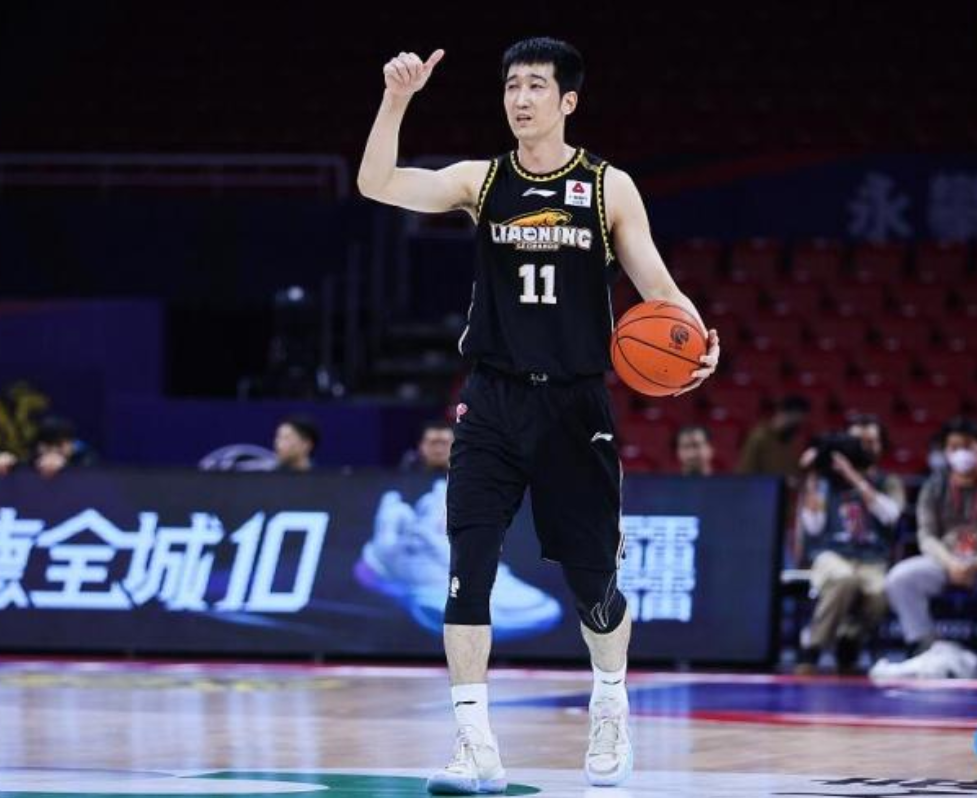 泪目杨鸣韩德君为刘志轩办践行宴与贺天举李晓旭6大总冠军合照