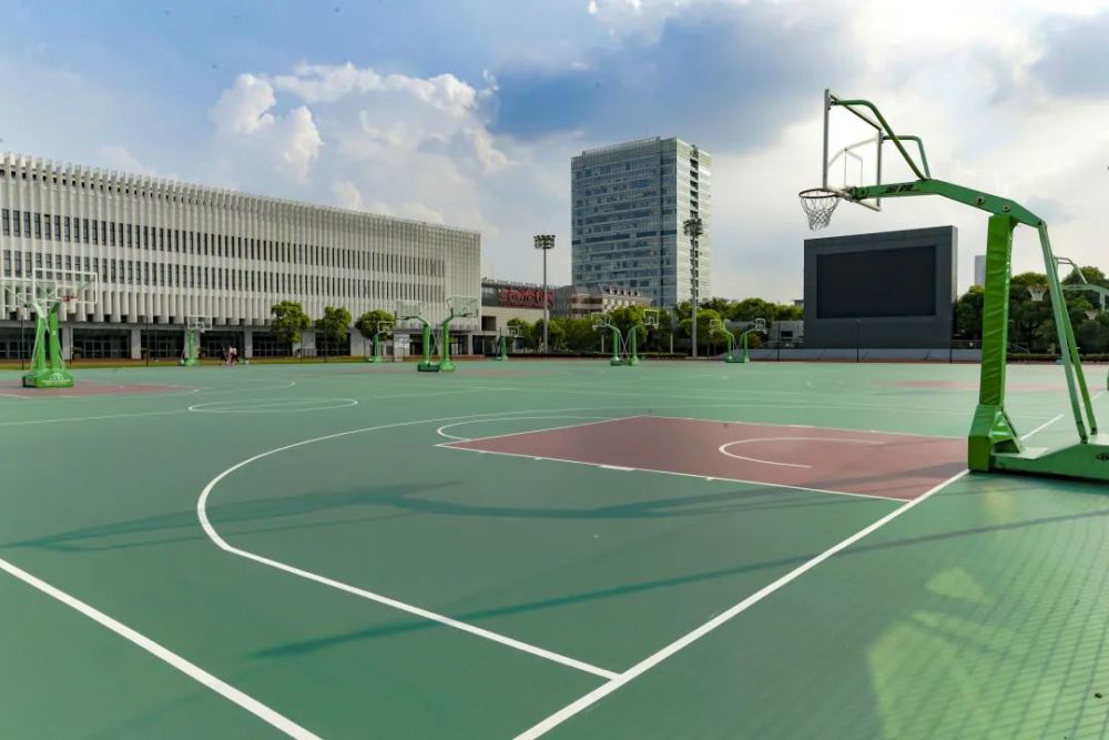 宝山体育中心室外场地今起试开放篮球场这样预约