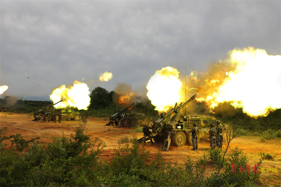 炮火纷飞这场实弹演练堪比大片