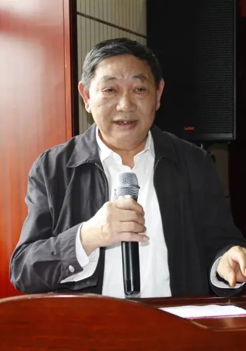 黄花镇黄龙新村原党总支书记王再德他不当"厅官"当村官,扎根乡村12年