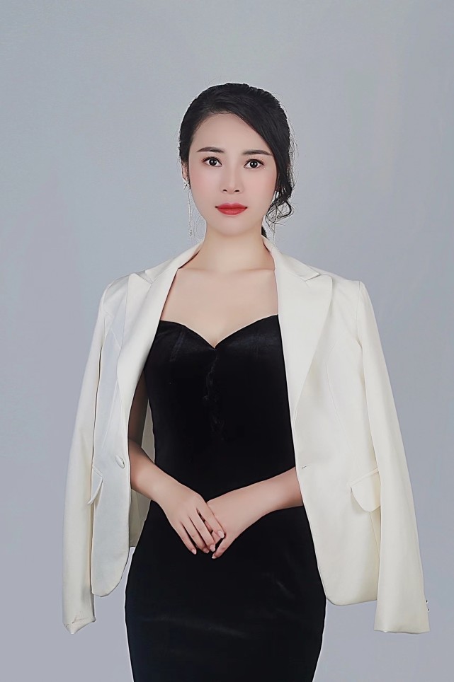 天胜集团广东分公司首席纹绣名师—沁妤