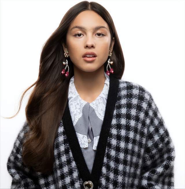 美国推翻"罗诉韦德案"引公愤,知名乐队主唱,宣布放弃美国国籍_腾讯